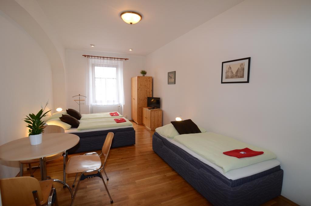 Apartments Karlin プラハ 部屋 写真